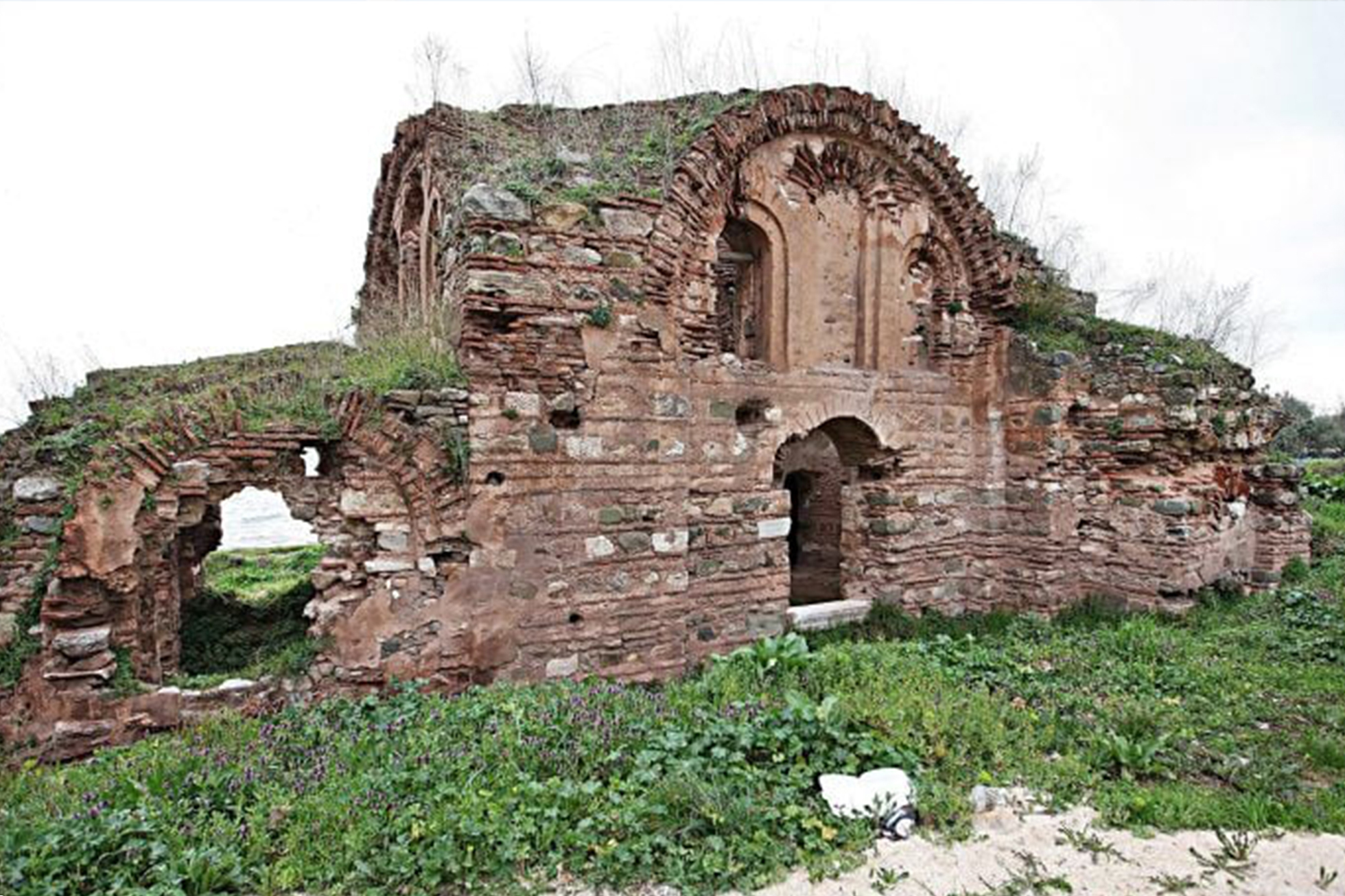 cesme-rent-a-car-kursunlu-manastiri